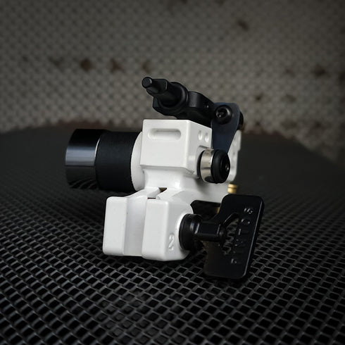MARTIN PINTOS|SHADER|White & Black